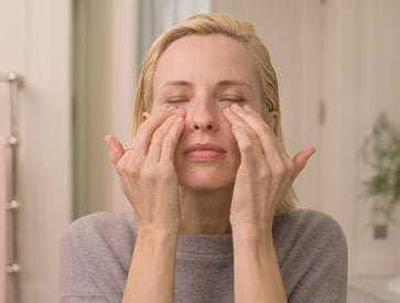 Total Eye Lift |Under Eye | Cream Dark Anti-Aging CLARINS® & Circle