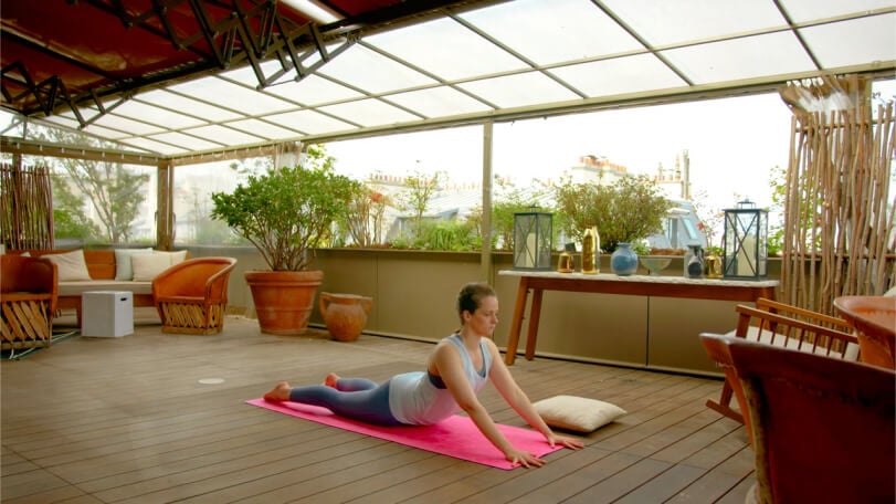 Video yoga flows before bed