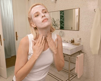 How to apply a face mask?
